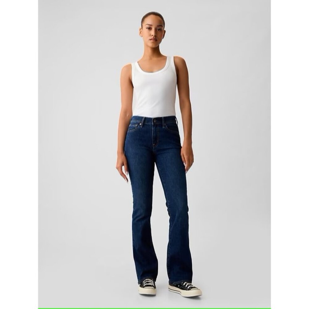 GAP Sz. 28 NWT Mid Rise Baby Boot Jeans in Dark Wash